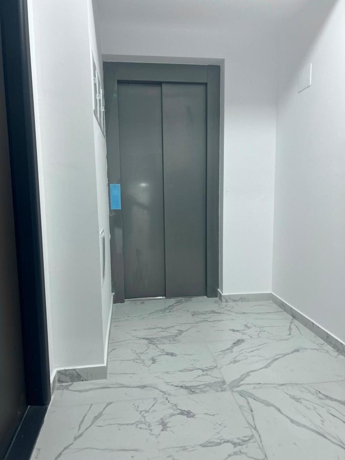 Residence Toscana#9 New Otopeni Exteriör bild